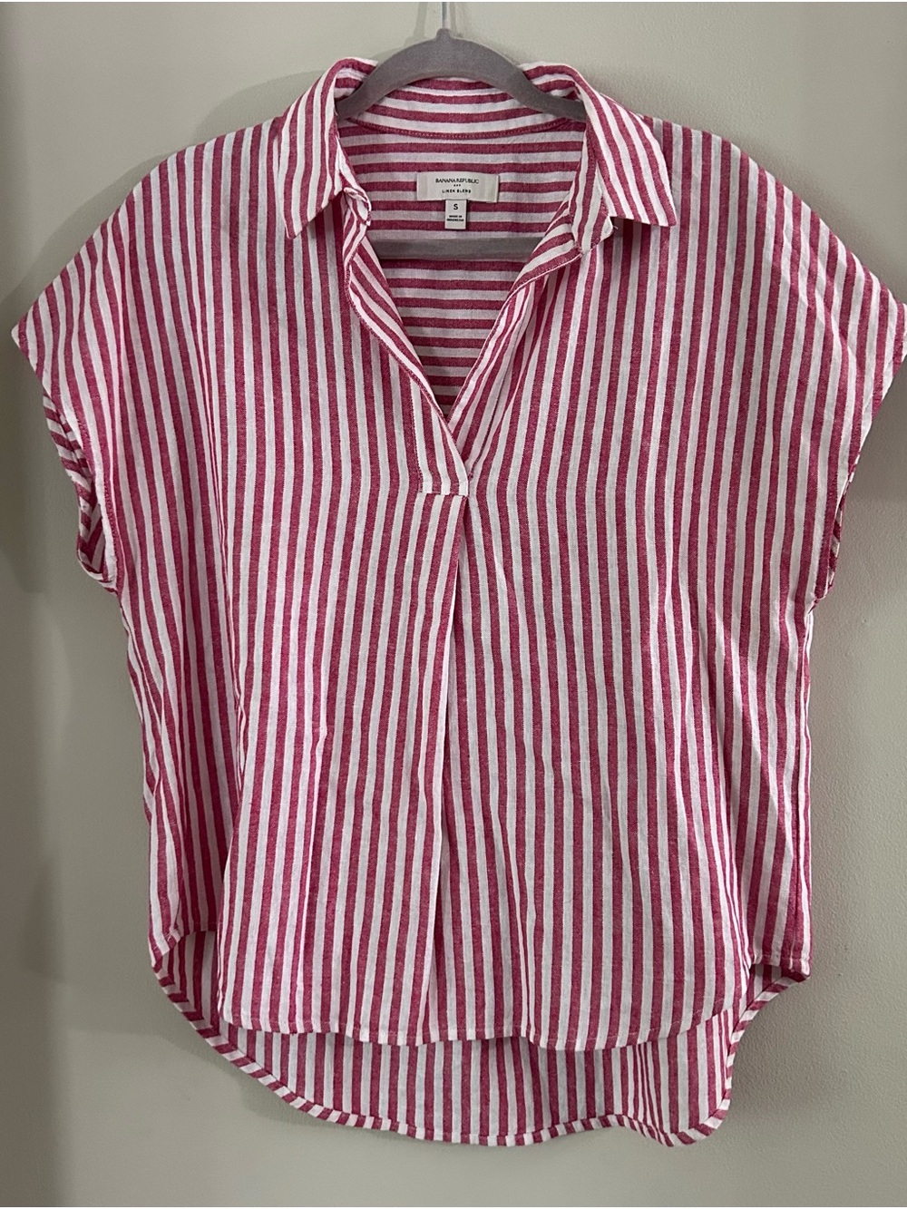 Banana Republic Red and White Striped Linen Blend Short Sleeve Top Women’s Small